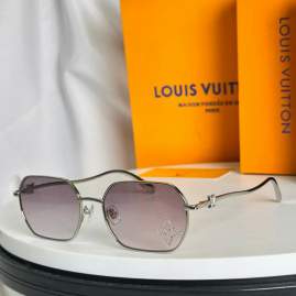 Picture of Louis Vuitton Sunglasses _SKUfw75179614fw